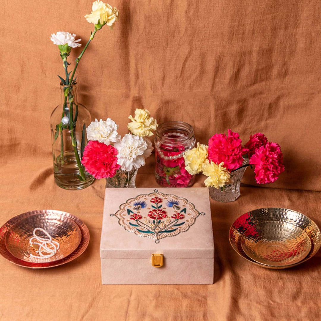 Guldasta Zardozi Box
