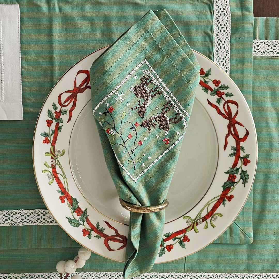 4 Pc | Handmade Lace Embroidered Reindeer Tales Green Napkin
