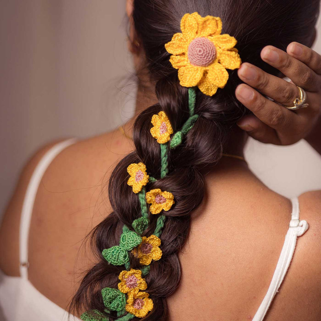 Handmade Crochet Guncha Sunflower Foliage Yellow Parandi