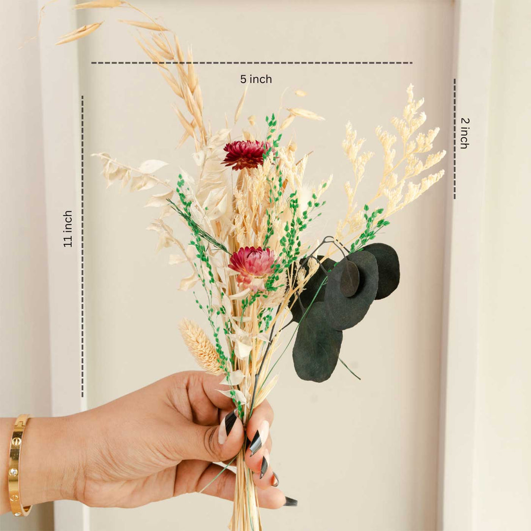Crystal Bloom Glass Vase With Dried Flower Bunch