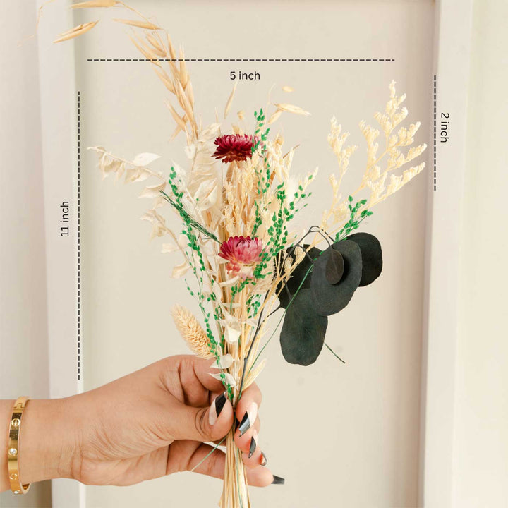 Crystal Bloom Glass Vase With Dried Flower Bunch