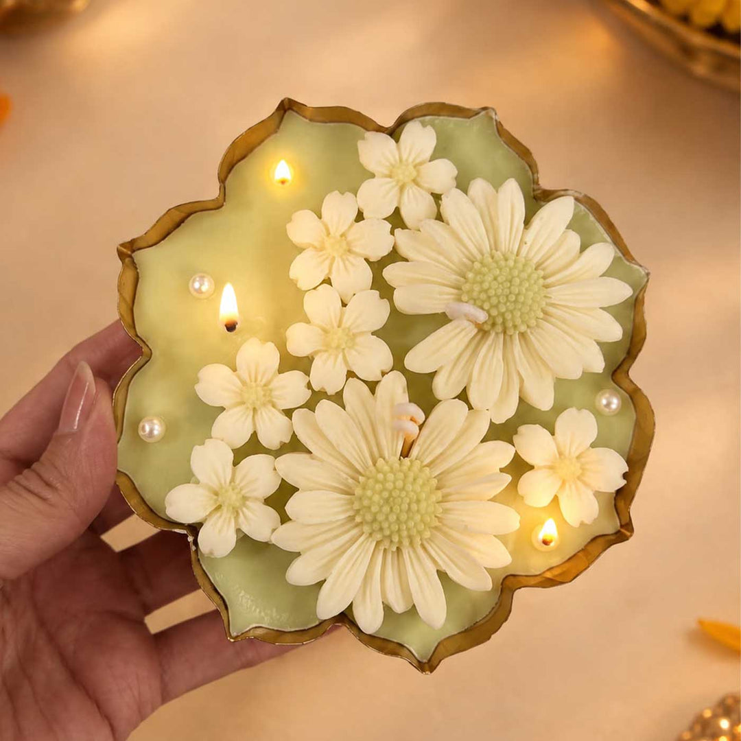 Handmade Daisy Flower Embed Soy Wax Scented Iron Urli Candle For Festive Decor
