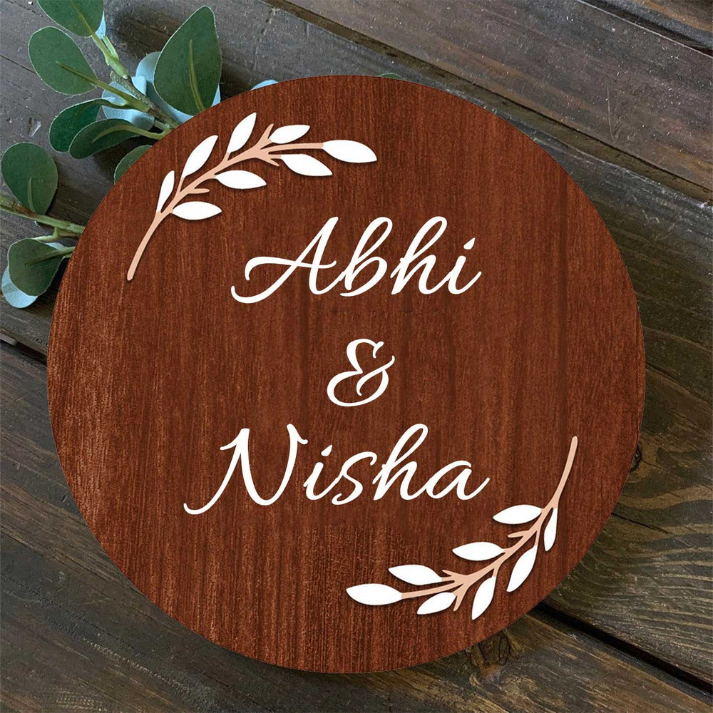 Minimalist 3D Printed Wooden Nameplate For Couples - Name Personalization Example on Round Wood