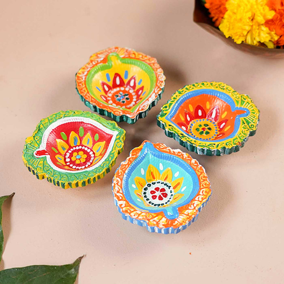 Set of 20 | Handmade Pattern Clay Oil Lamp / Diya