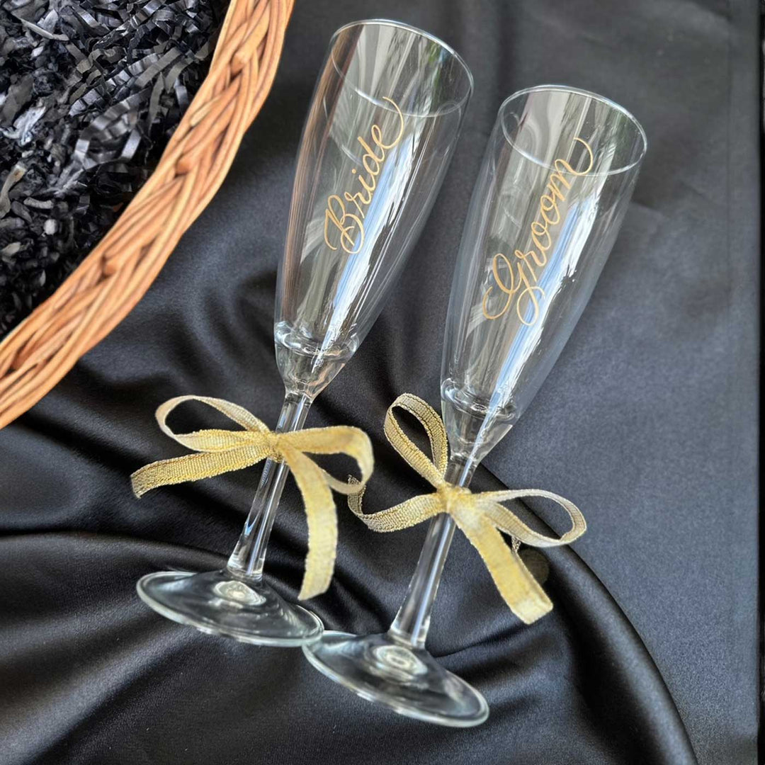 Personalized Champagne Flutes With Bow For Couples | Set of 2