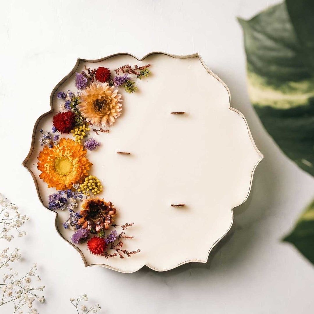 9 inch | Handmade White & Gold 9 Inch Urli Scented Candle With Dry Flowers