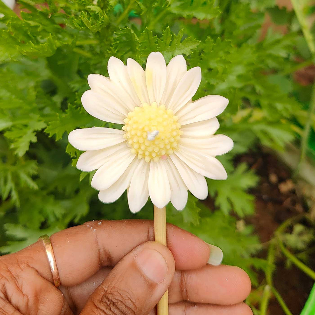 Handmade Daisy Theme Soy Wax Candle