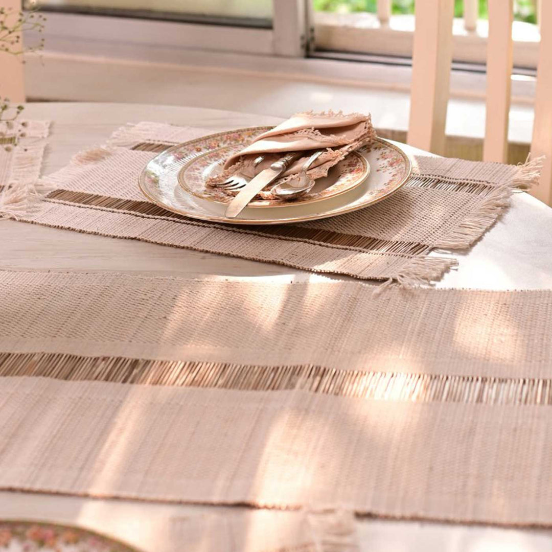 Hand Woven Single Striped Madhurkati White Table Runner & Table Mat