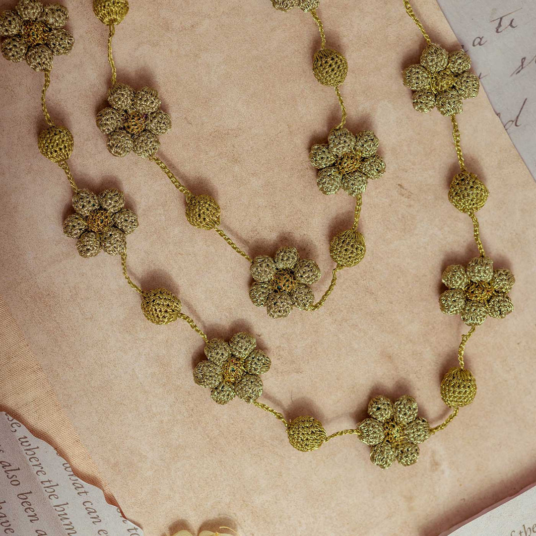 Handmade Crochet Gold Gulnaar Daisy Bead String Necklace