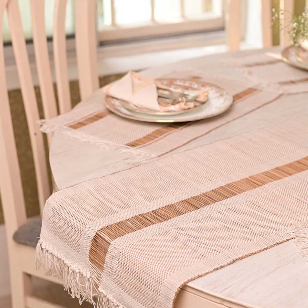 Hand Woven Single Striped Madhurkati White Table Runner & Table Mat