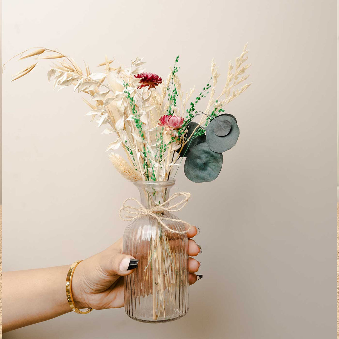 Crystal Bloom Glass Vase With Dried Flower Bunch