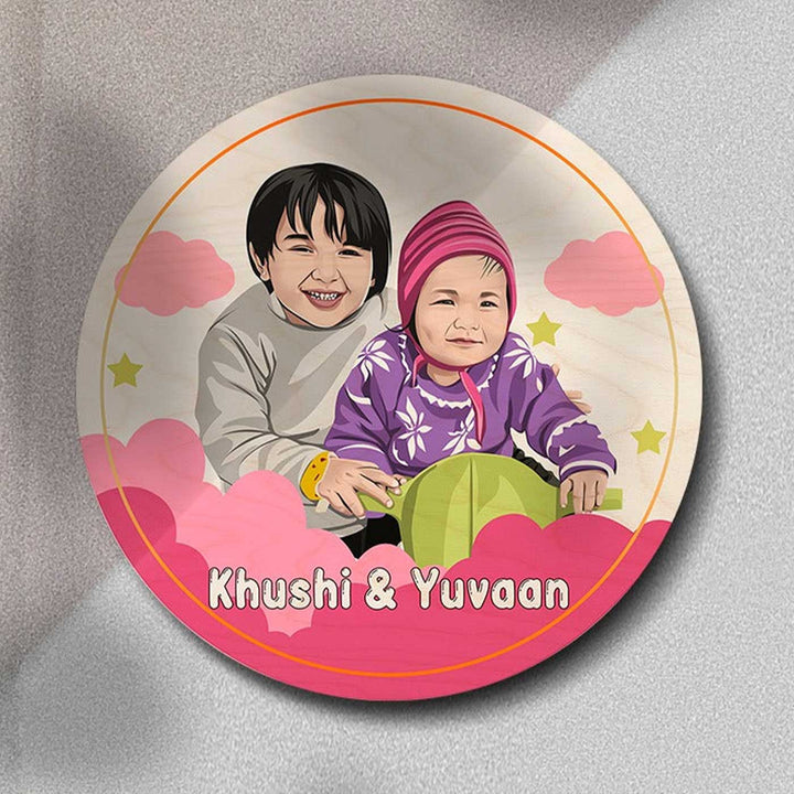 Kids Circular Characters Wooden Nameplate For Siblings - Name Personalization Example with Illustration