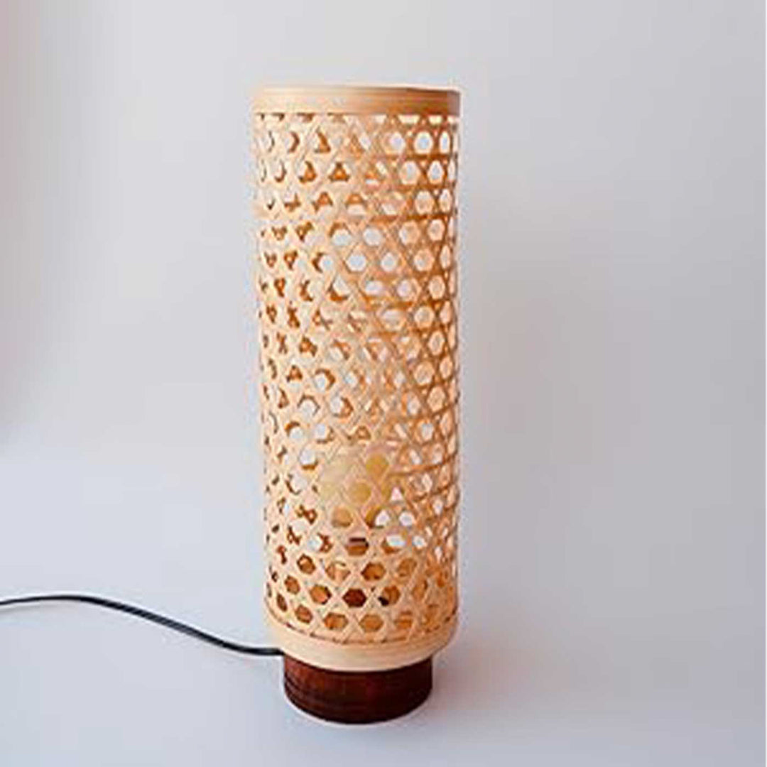 Handmade Bamboo Weaving Sleek Star Table Lamp