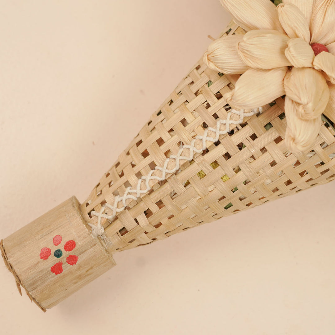 Handmade Ecofriendly Corn Husk Daisy Flower Bouquet