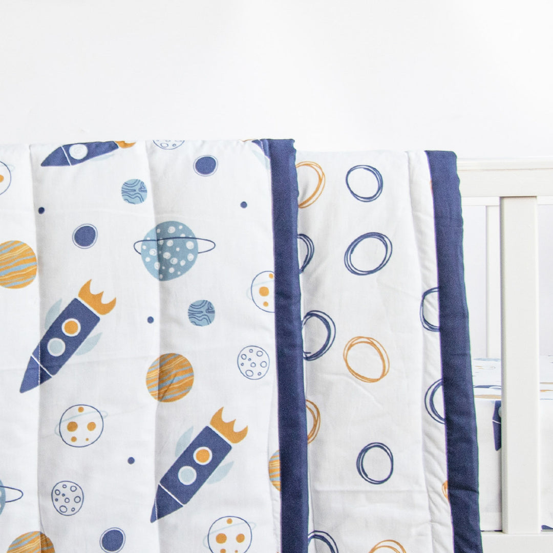 6 Pc | Personalized Doodle Circle Infant Bedding Gift Basket Set | 0-4 Years