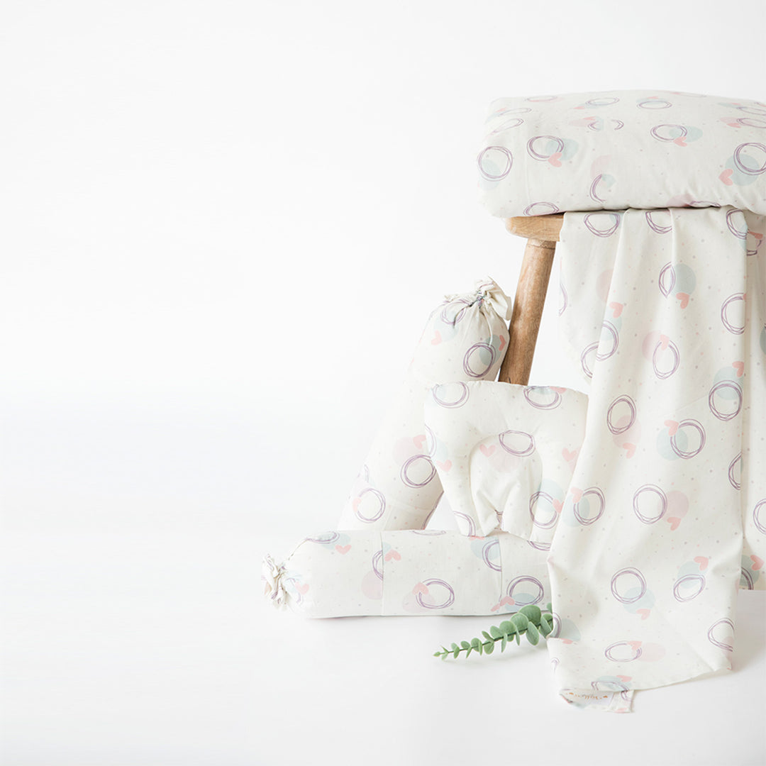 8 Pc | Personalized Circle Of Love Bedding Gift Basket | 0-4 Years