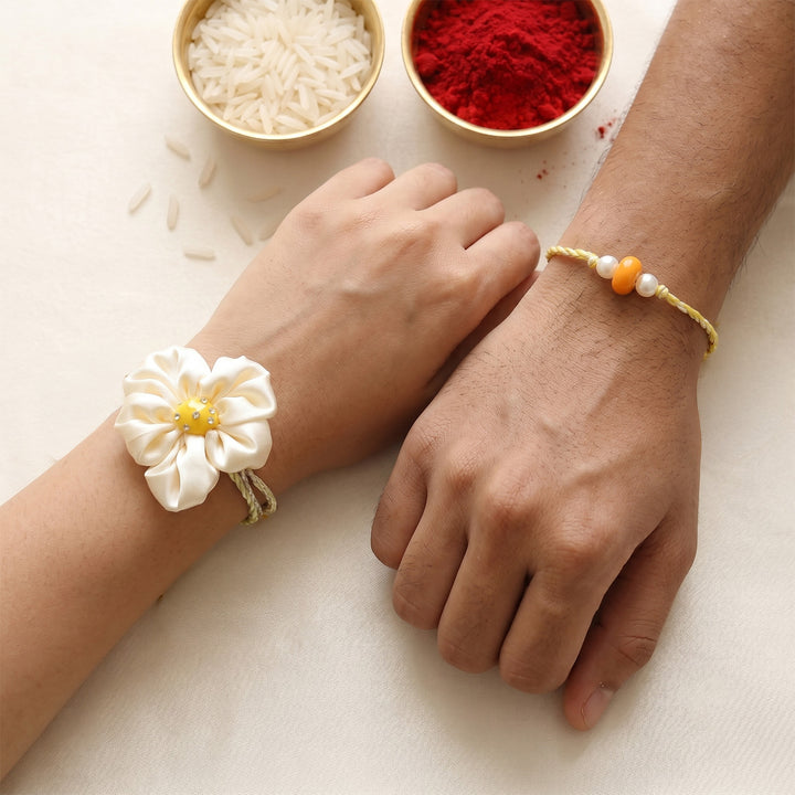 Handmade Daisy Phool Floral Pearl Couple Rakhi Lumba Set With Roli Chawal For Bhaiya Bhabhi