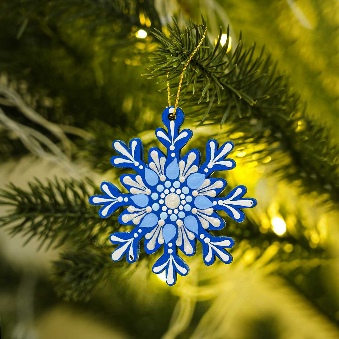 Hand-Painted Snowflake Dot Art Mdf Wood Ornament For Christmas Tree Decoration