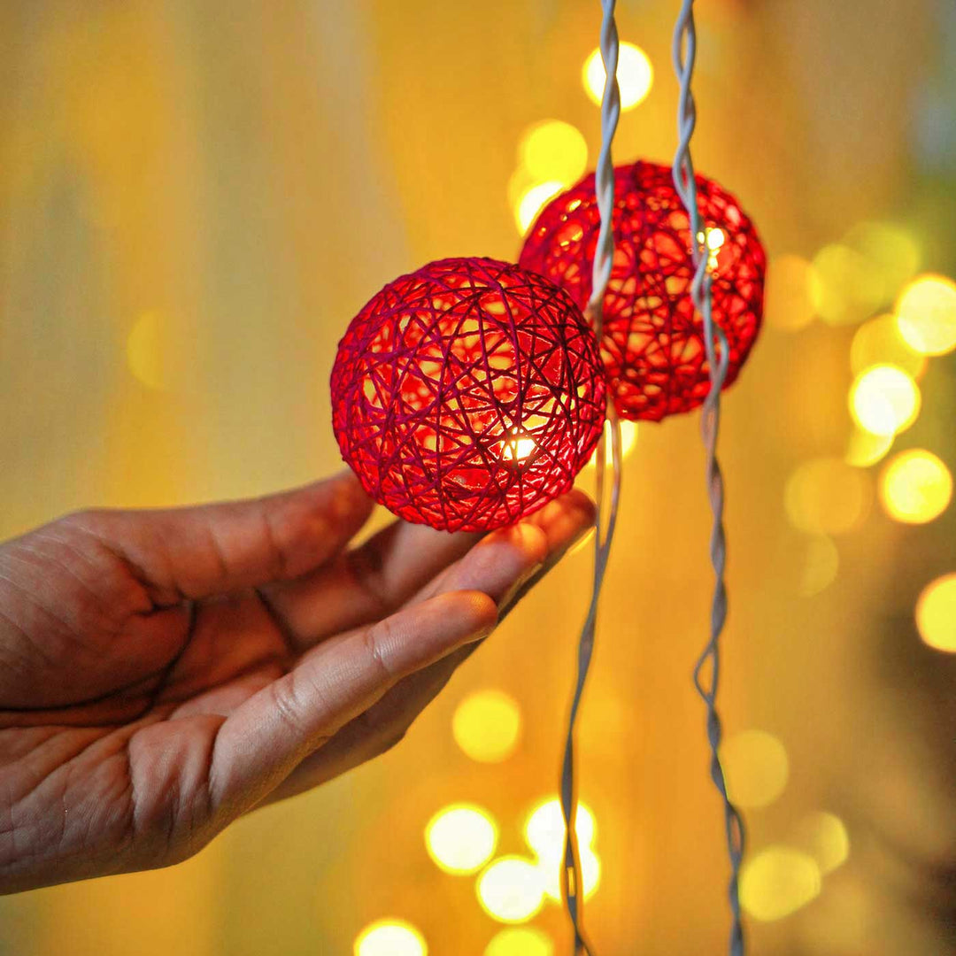 3m, 20 Bulbs | Handcrafted Yarn Spherical LED Fairy Light Hangings - Pink & Purple