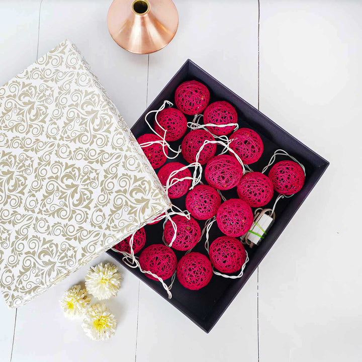 3m, 20 Bulbs | Handcrafted Yarn Spherical LED Fairy Light Hangings - Pink