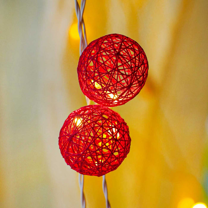 3m, 20 Bulbs | Handcrafted Yarn Spherical LED Fairy Light Hangings - Pink