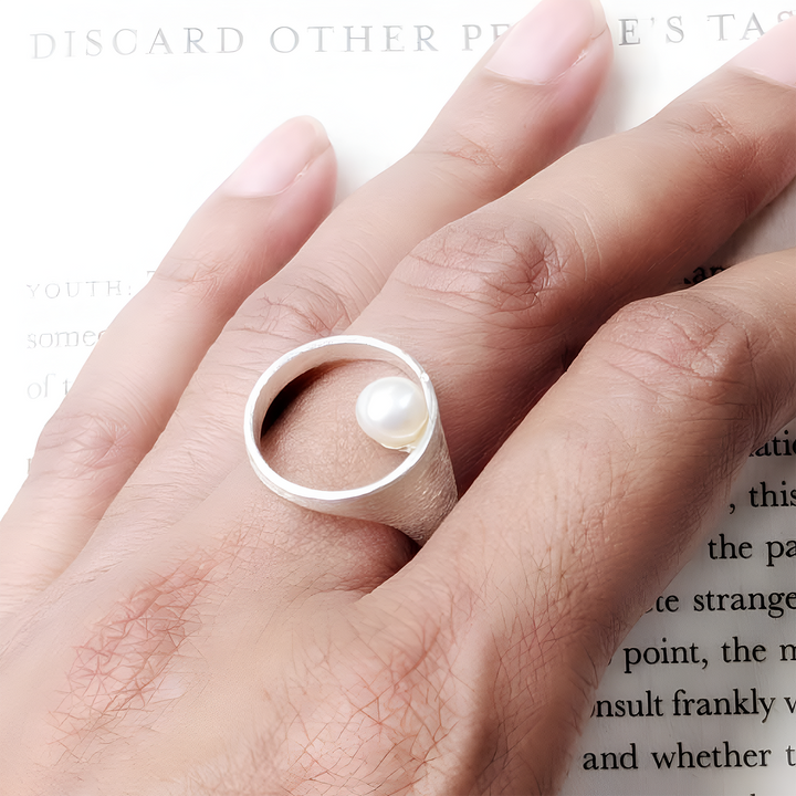 Handmade Round Moon Struck Pearl Silver Ring