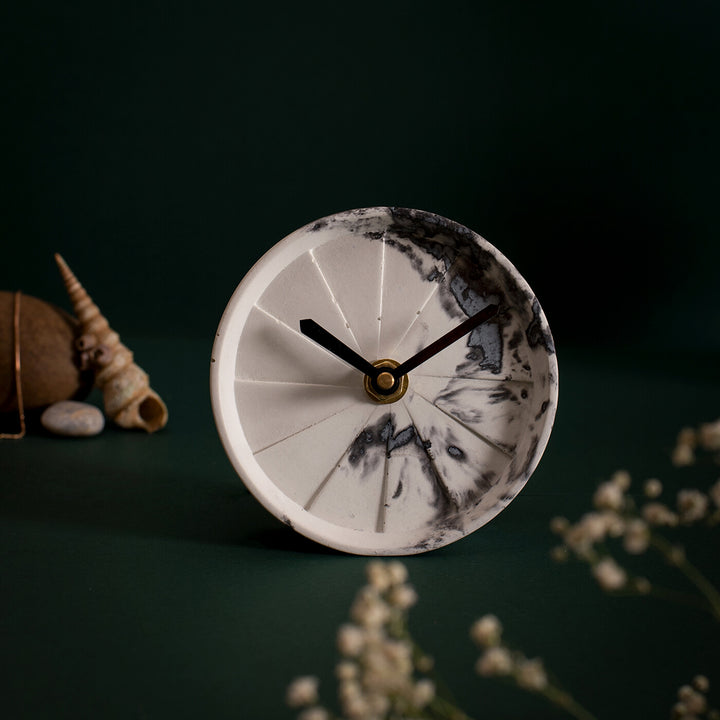Handcrafted Round Concrete Desk Clock