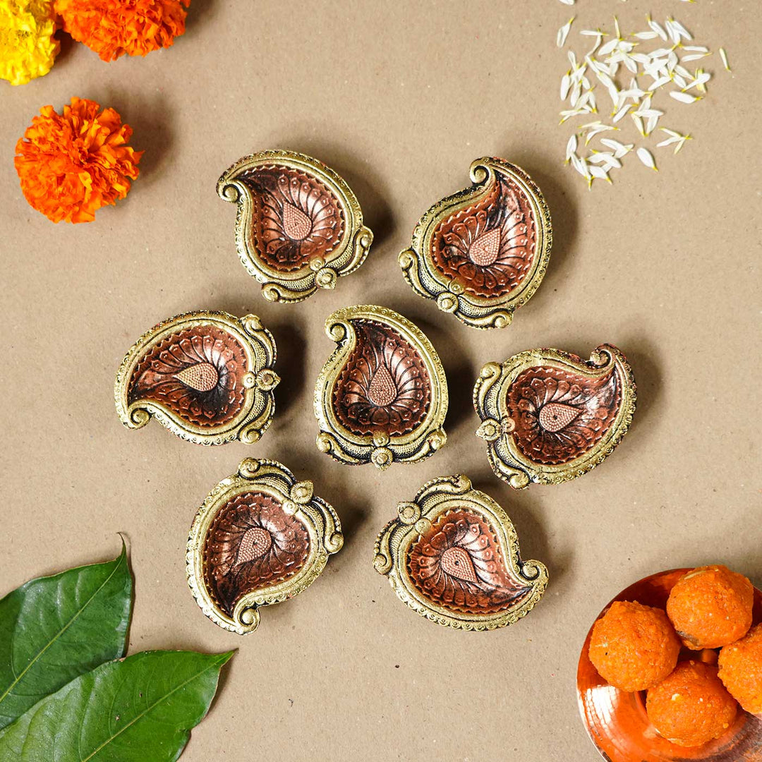 Handmade Alphanso Mango Shaped Terracotta Oil Lamp / Diya | Set Of 8