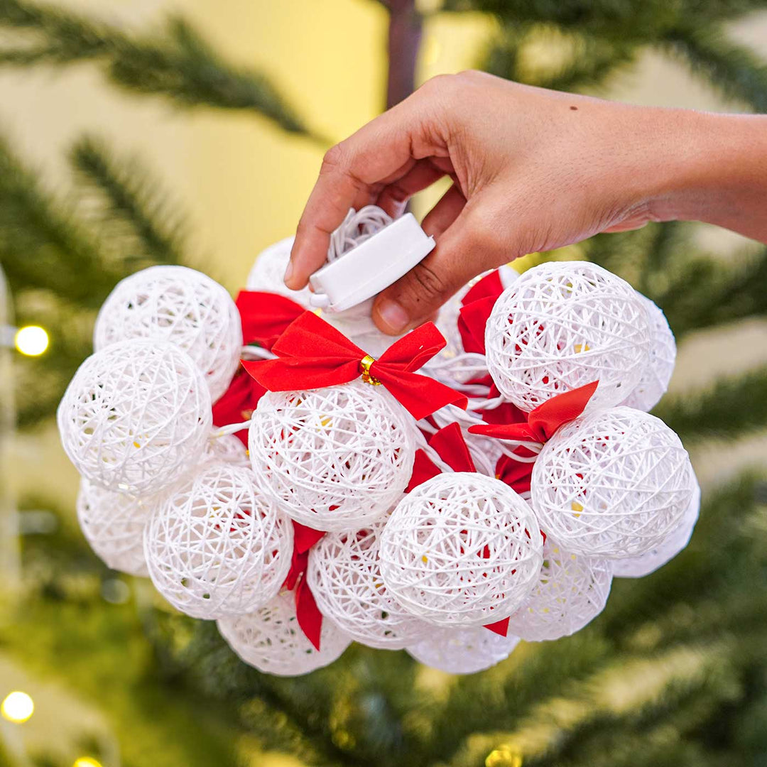 3m, 20 Bulbs | Handcrafted Yarn Spherical LED Fairy Lights With Bow - White
