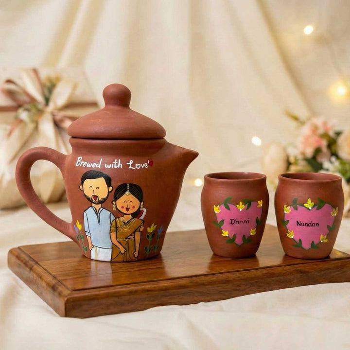 Tamil Nadu Couple Photo Personalized Handpainted Terracotta Kettle With Two Kulhads Set
