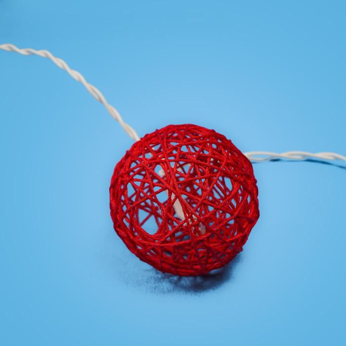 3m, 20 Bulbs | Handcrafted Yarn Spherical LED Fairy Light Hangings - Red